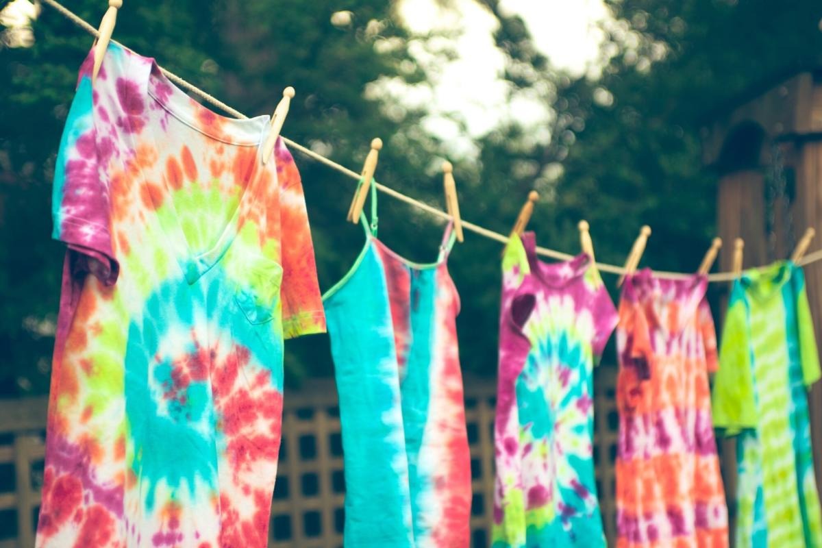 9 Vibrant Tie-Dye Projects for Home Crafting c